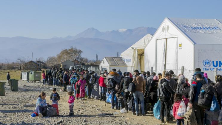 Refugees waiting to register in the refugee camp of Vinojug in Macedonia, 2015. Photo: Chat des Balkans / Shutterstock.com